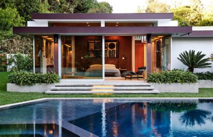 Aaron Boone's Stunning Residence: Photos & Details