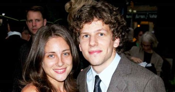 Jesse Eisenberg Girlfriend: A Comprehensive Look into the Actor's Love Life