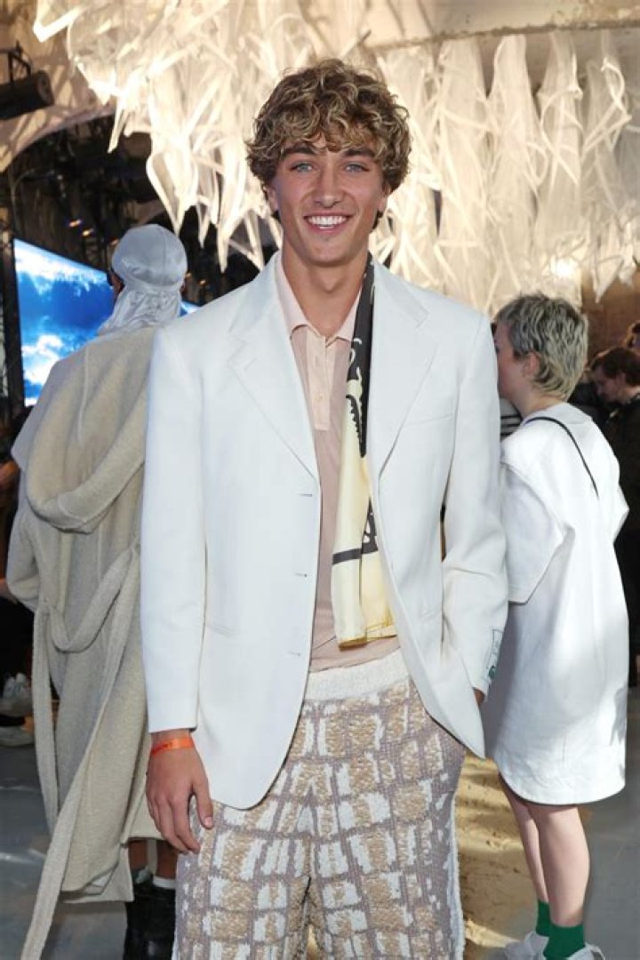 Jonathan Hellyer Jones: The Rising Star in the World of Entertainment