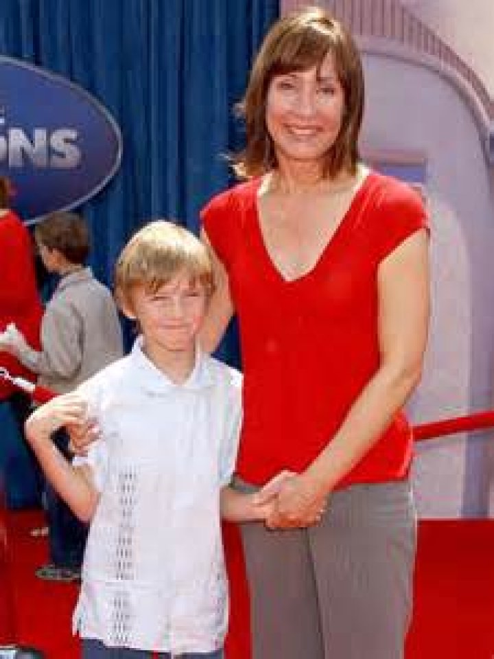 Laurie Metcalf's Biological Children: The Complete Count